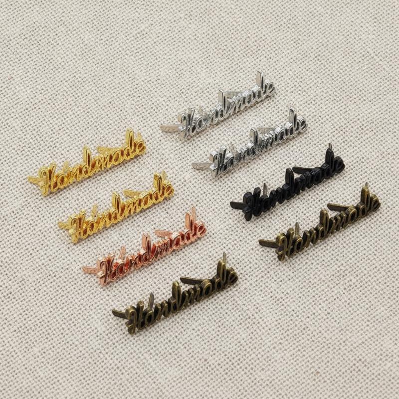 Sewing Labels - 10 Etichette Metalliche Artigianali con Lettere